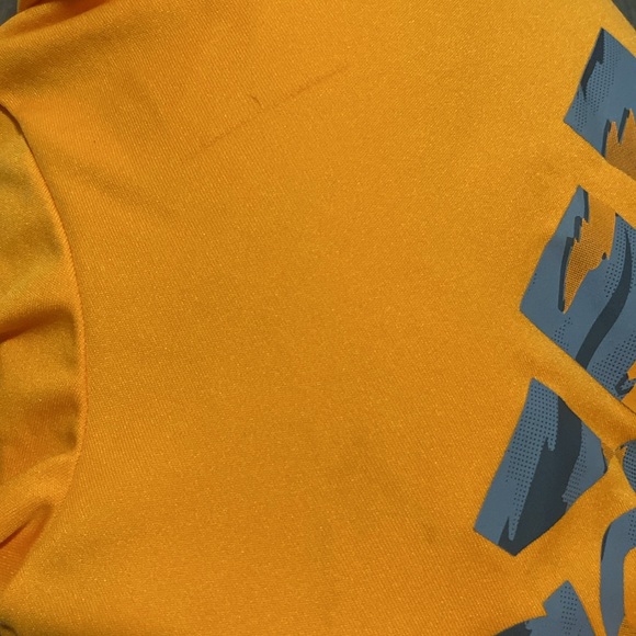 Adidas shorts and shirt sleeve shirt set - Picture 7 of 7